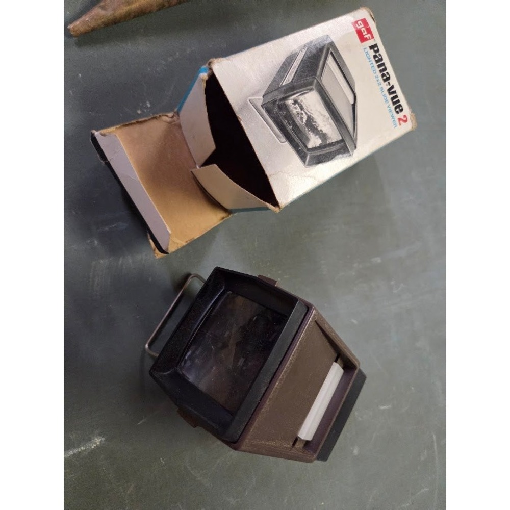 GAF Pana-Vue 2 Lighted 2x2 Slide Viewer Vintage Photography Accessory with Box